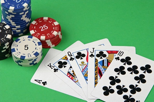 3 chiêu thức lật mặt trong Poker người chơi cần biết