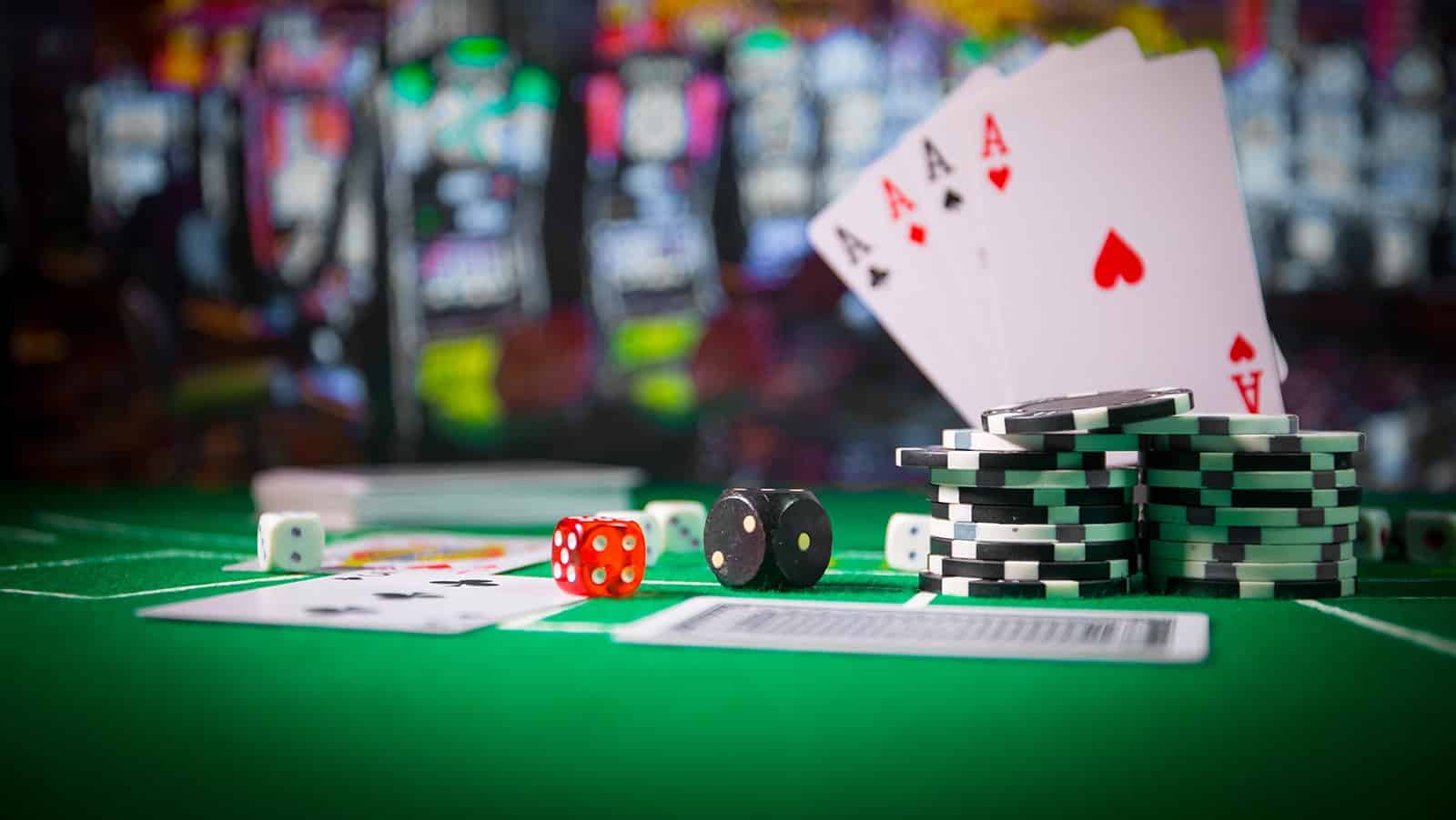 Bluff và lợi ích dùng bluff trong đánh poker