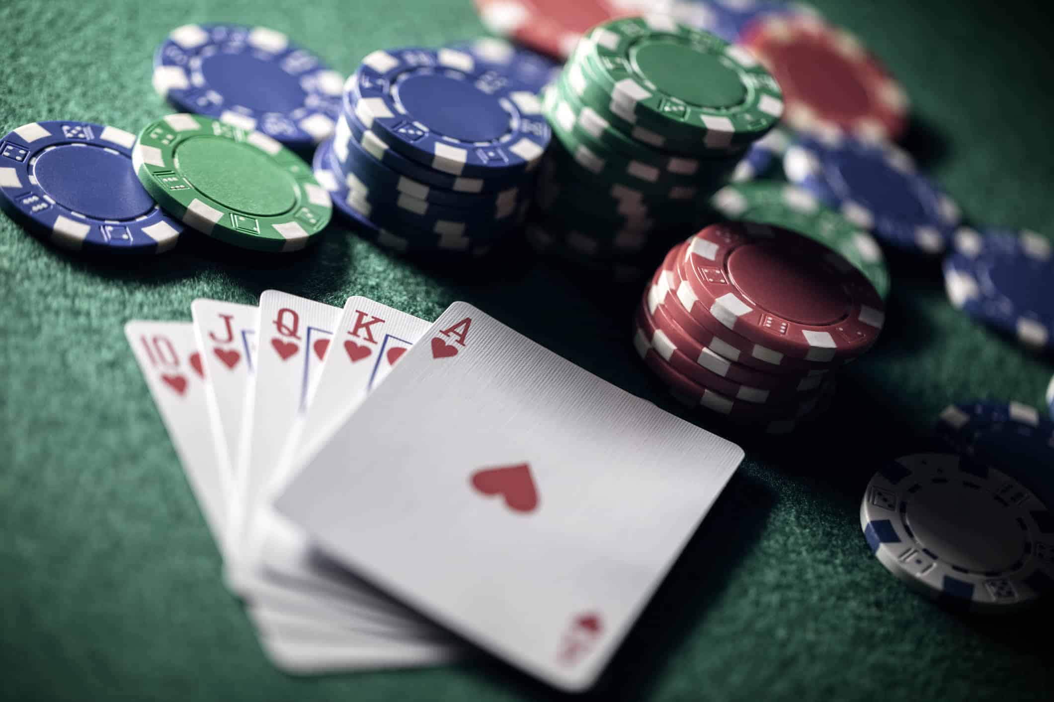 Những điều cần biết khi thực hiện Resteal trong Poker online?