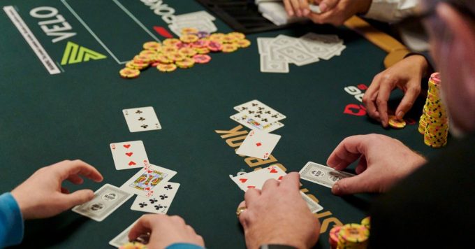 Loi the cua 3-bet trong Poker nhu the nao?